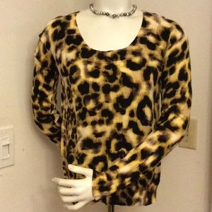 ANIMAL PRINT LIGHT WEIGHT SWEATER